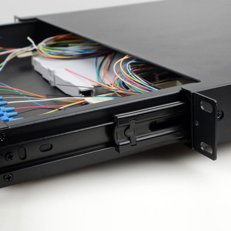 Cassetto a 19 pollici del supporto di scaffale delle rotaie di scorrimento di FTTH del porto a fibra ottica del quadro d'interconnessione ODF 48