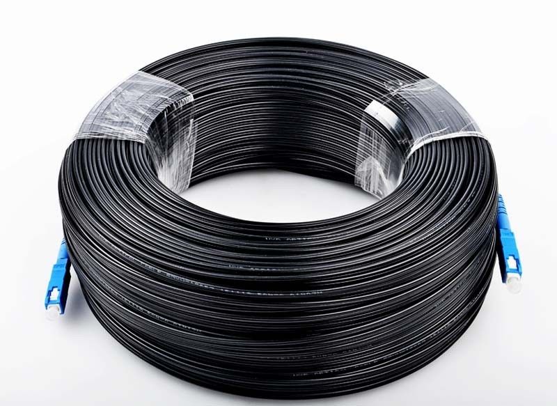 Cavo di toppa del cavo a fibre ottiche di goccia dello Sc UPC FTTH G657A2 autosufficiente